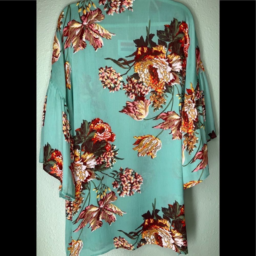5️⃣2️⃣ Umgee Womens Kimono Mint Green Size M/L Medium Large Floral Flowe… - Picture 3 of 4